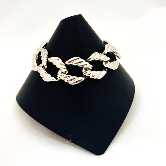 Vintage 1980s Napier Link Bracelet w/Foldover Clasp - Picture 2 of 6